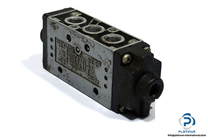 univer-AC-1538-pneumatic-valve