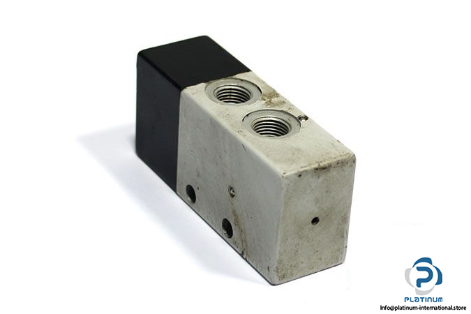 camozzi-338-035-pneumatic-actuated-valve-used-2