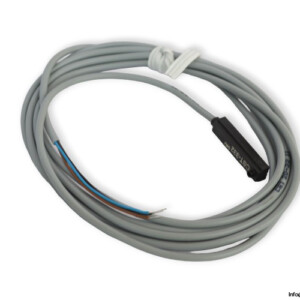 camozzi-CST-332-04U-magnetic-proximity-switch-(New)