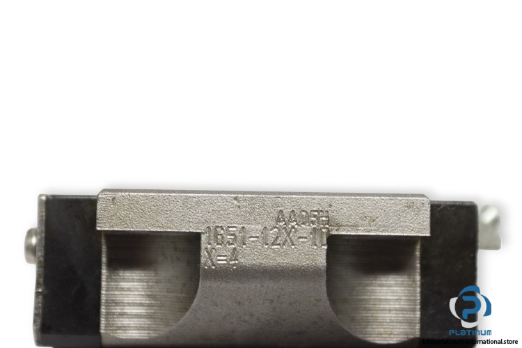rexroth-star-1651-124-10-ball-runner-block-(used)-2