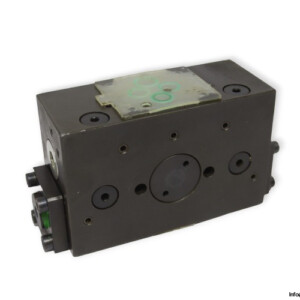 parker-SD500A06V8-pressure-intensifier-(used)