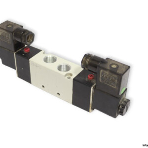 Airtac-4V320-10-solenoid-valve-(used)