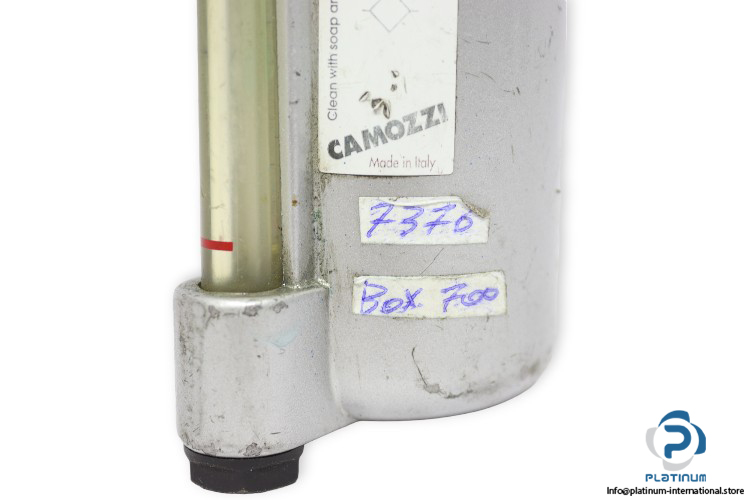 Camozzi-C202-L00-lubricator-(used)-2