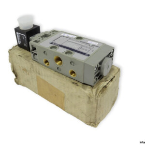 Bosch 0 820 018 130 Single Solenoid Valve
