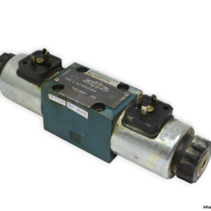 Rexroth-R900561288-solenoid-operated-directional-valve-(used)