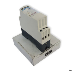 telemecanique-RM4-LG01F-liquid-level-control-relay-(new)