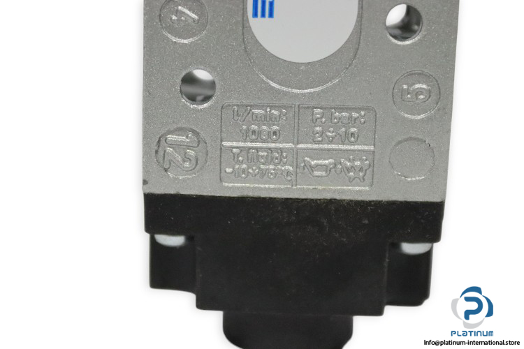 Univer-AC-7121-pneumatic-valve-(new)-2