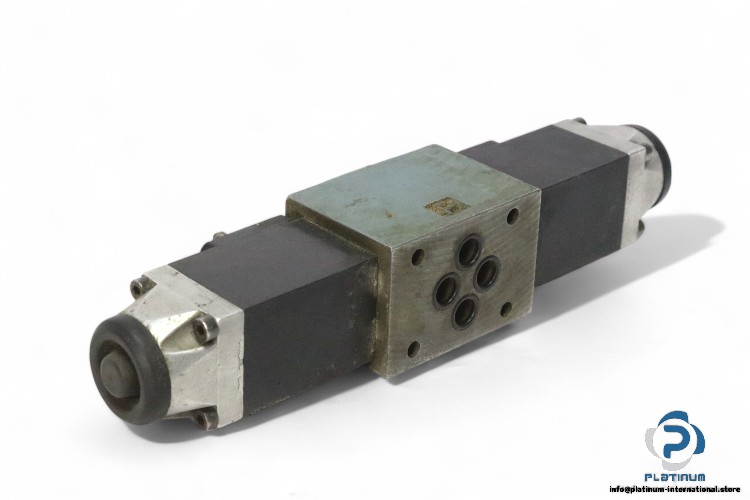 Rexroth-4-WE-6-G51-A-G12NZ4-solenoid-operated-directional-valve(used)-1