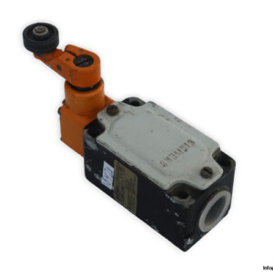 siemens-3SE2-120-1J-position-switch-(used)