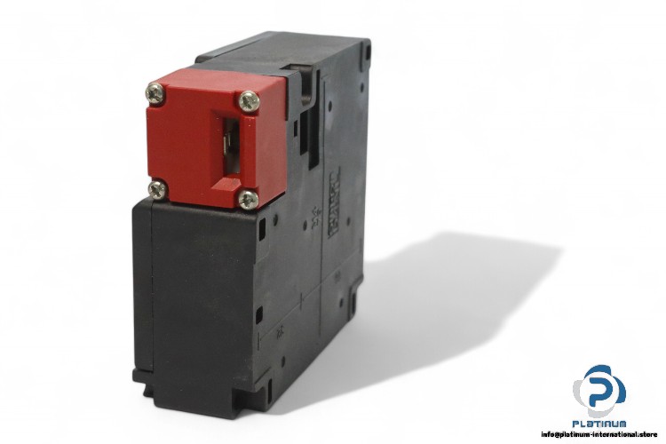 omron-D4NL-4CFA-B-guard-lock-safety-door-switch-(new)