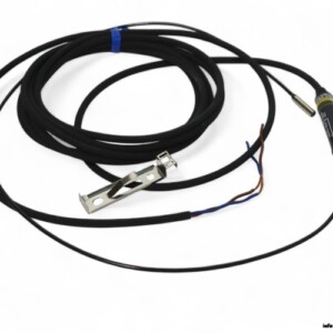 omron-E2EC-CR8D1-inductive-proximity-sensor-(new)