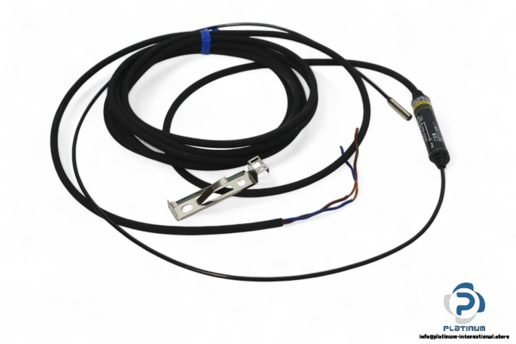 omron-E2EC-CR8D1-inductive-proximity-sensor-(new)