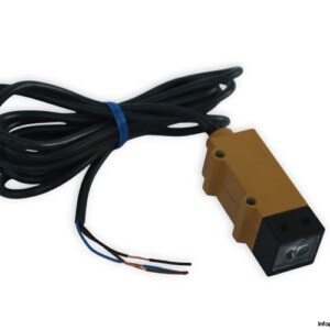 omron-E3S-VS1E4-photoelectric-sensor(new)