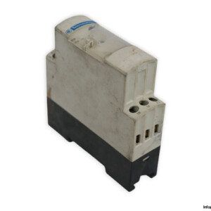 telemecanique-RE7TL11BU-on-delay-timing-relay-(used)