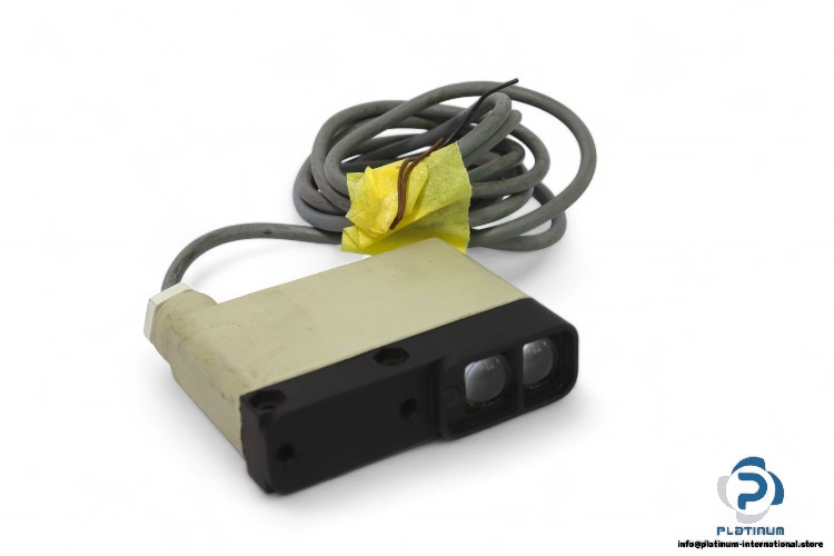 telemecanique-XUG-H303135-photoelectric-sensor-(used)