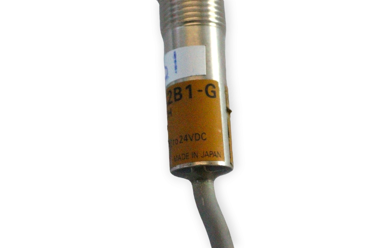omron-TLE-X2B1-G-inductive-proximity-sensor-(Used)-3