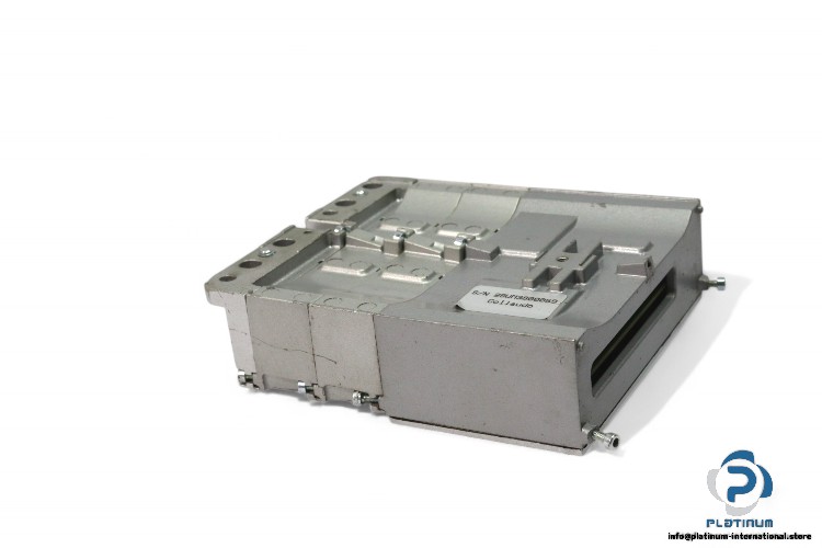 camozzi-3F8-2A-0-GAD-BT43M-valve-island-series-(used)-1