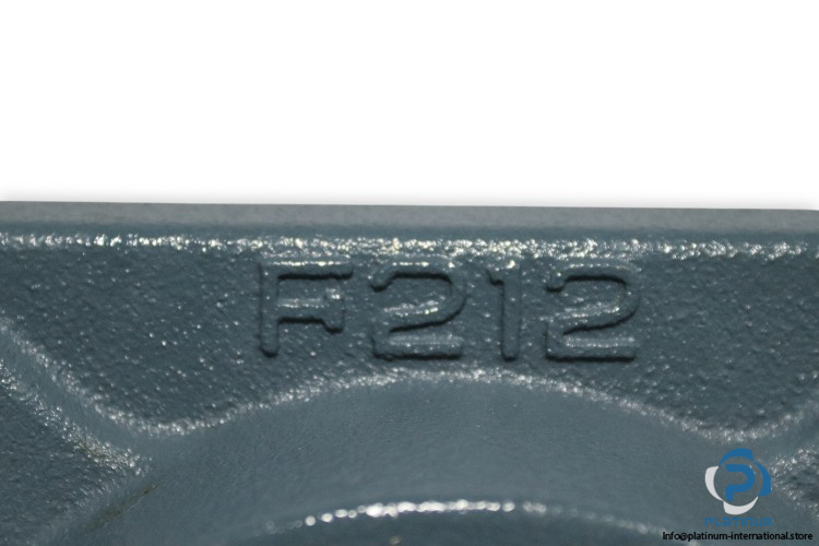 nachi-UKF-212-four-bolt-square-flange-unit-new-carton-2