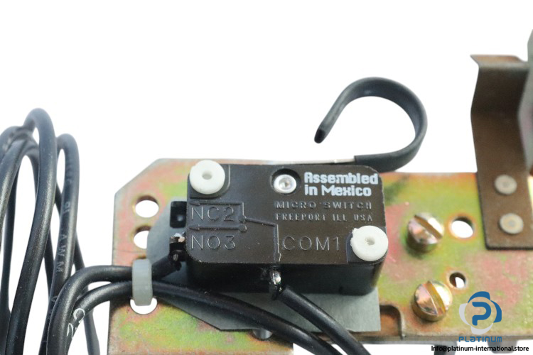 hager-HX801-shunt-trip-(new)-3