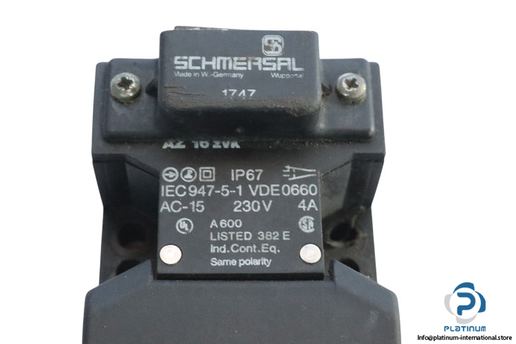 schmersal-AZ-16-ZVK-safety-switch-(used)-1