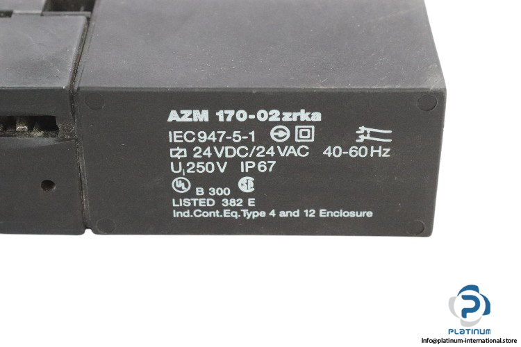 schmersal-AZM-170-02ZRKA-safety-switch-sensor-(used)-1