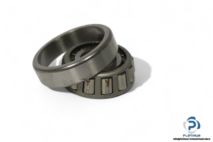 nsk-HR-30305J-single-row-tapered-roller-bearing-new