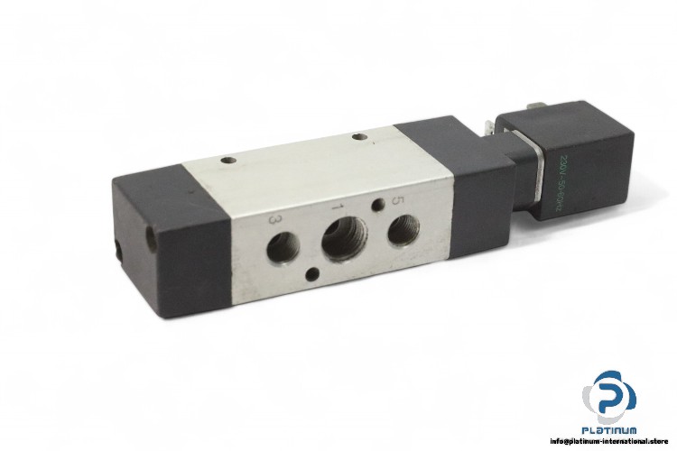 pneumax-484.52.0.1.M2-single-solenoid-valve-with-coil-(Used)-1
