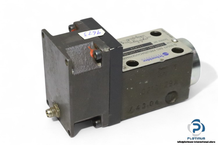 schneider-HVM-061-005-1200-0B-electro-hydraulic-servo-valve-(Used)