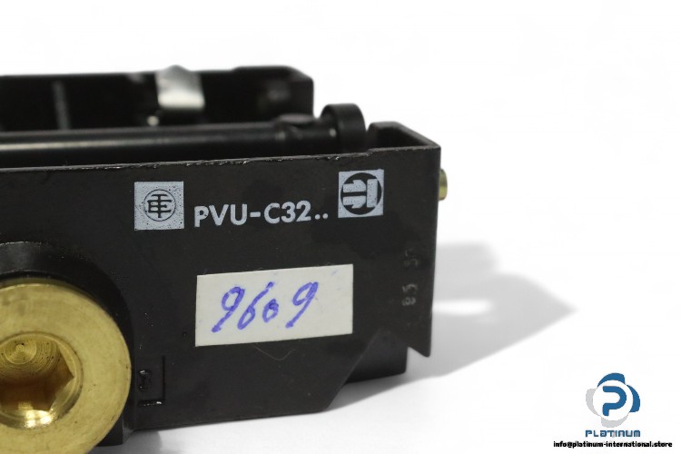 telemecanique-PVU-C32-directional-valve-base-unit-(New)-2