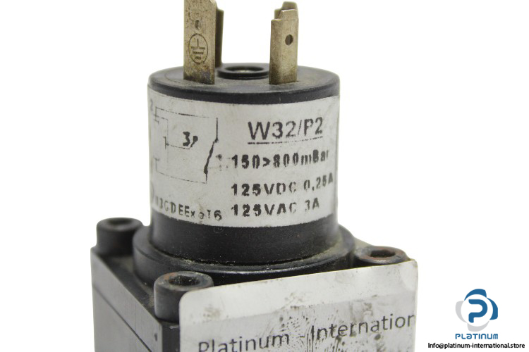fox-W32_P2-adjustable-vacuum-switch-used-3