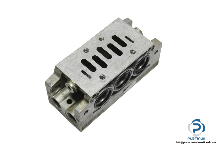festo-NAVW-3_8-2-ISO-manifold-sub-base-with-angled-connection-used