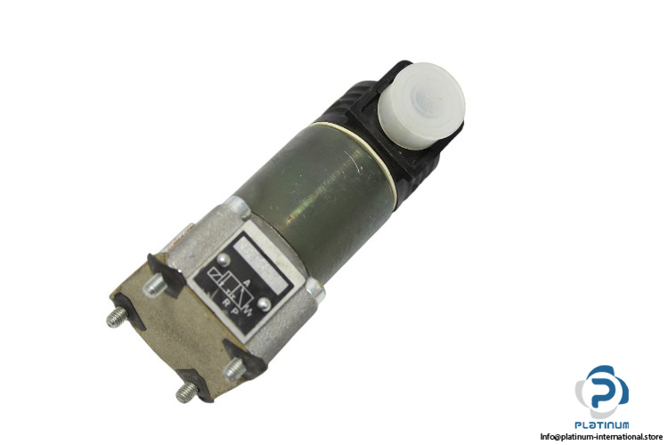 BM41-41604B00-hydraulic-valve-used