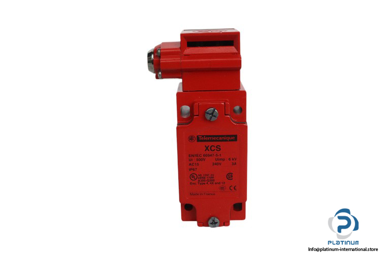 telemecanique-XCS-C702-safety-switch-(new)-2