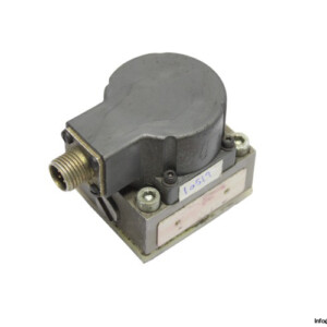 moog-E776K001B-servo-valve-(Used)
