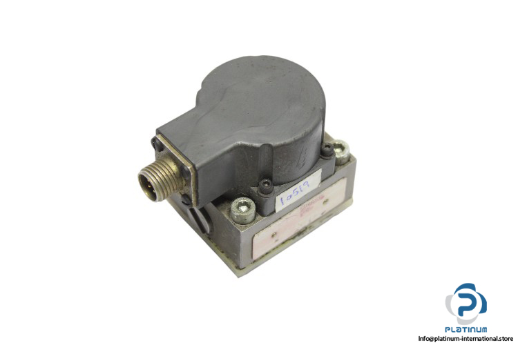 moog-E776K001B-servo-valve-(Used)