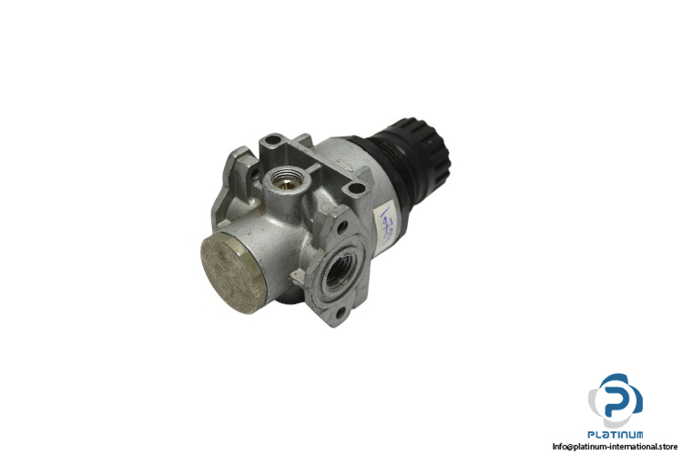 Camozzi-C104-R00-pressure-regulator(used)