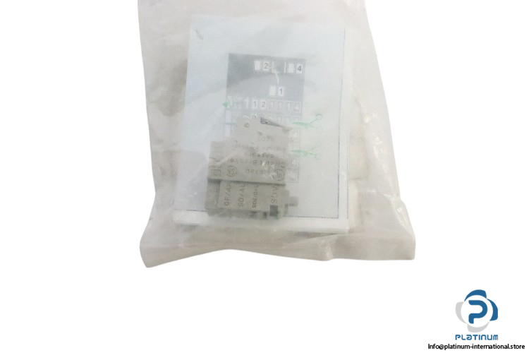 schneider-29450-auxiliary-contact-(new)-2