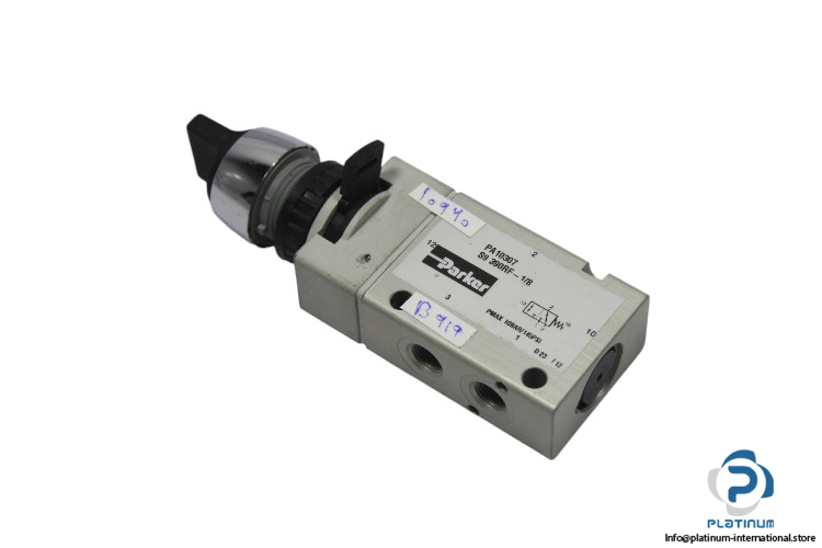 parker-S9-390RF-1_8-directional-control-valve-with-switch-(New)