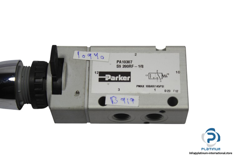parker-S9-390RF-1_8-directional-control-valve-with-switch-(New)-1
