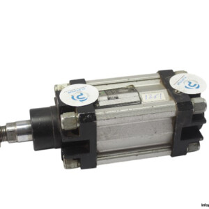 Pneumax 1322.50.25.01 ISO Cylinder