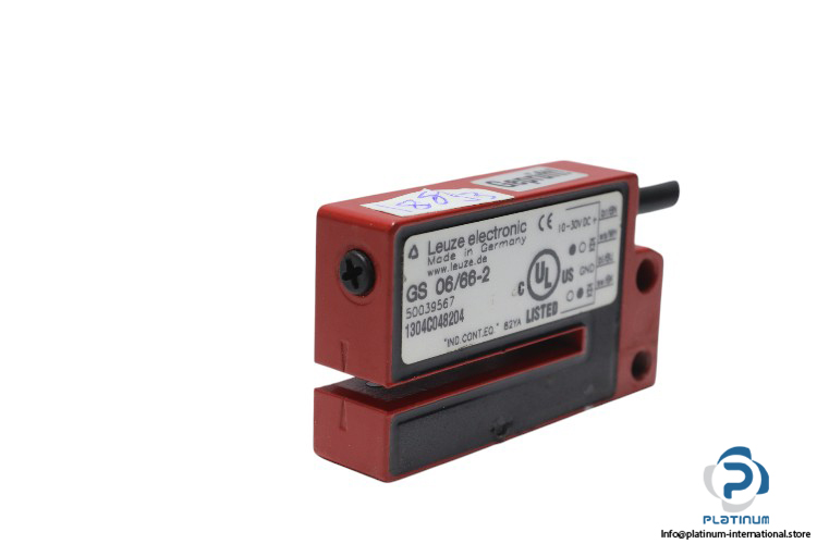 leuze-GS-06_66-2-fork-photoelectric-sensor-(used)-1