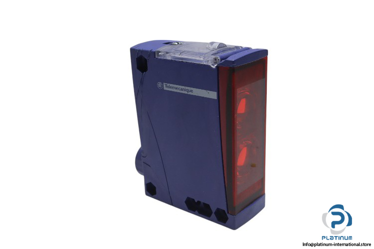 telemecanique-XUX1ARCNT16-reflex-photoelectric-sensor-(used)