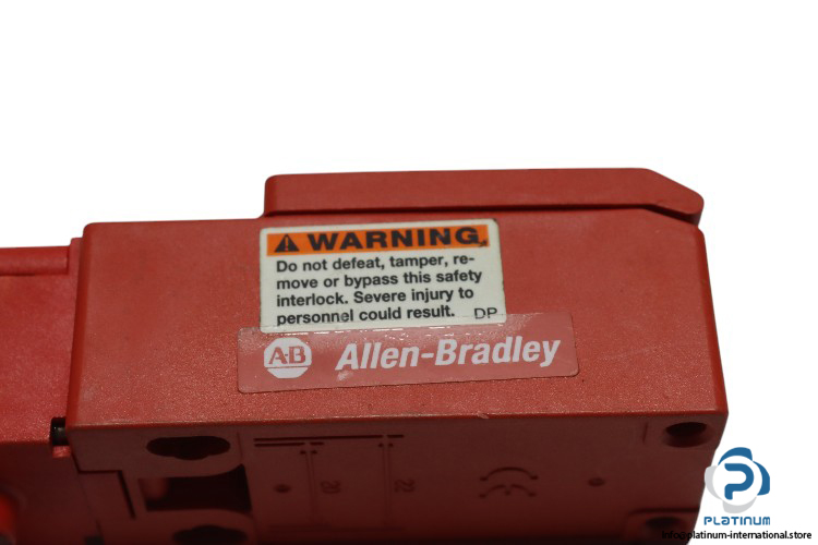 allen-bradley-440H-E22027-hinge-interlock-switch-(new)-1