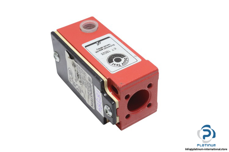 euchner-GC-U1Z-VKW-limit-switch-(used)-1