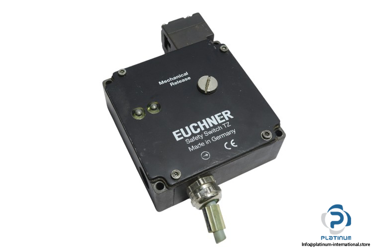 euchner-TZ1RE024M-082051-safety-switch-(used)-1