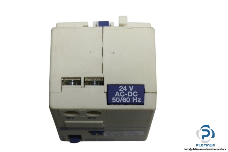 telemecanique-LA6-DK10-mechanical-latch-block-(used)-2