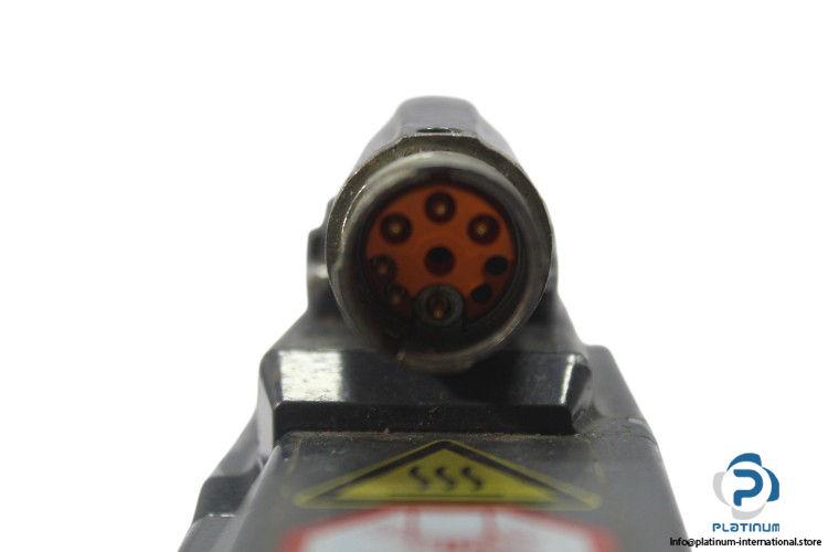 Beckhoff-AM8011-0B20-0000-servo-motor(used)-2