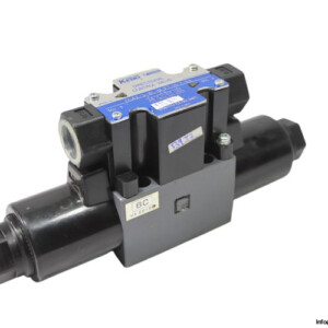 Tokyo Keiki DG4V-3-6C-M-P7-H-7-54 Solenoid Operated Directional Control Valve