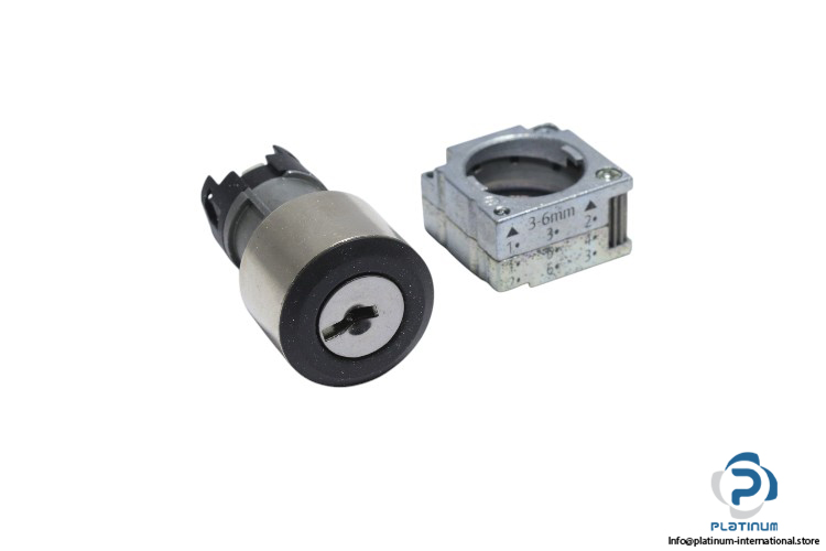 siemens-3SB3-500-5AE31-metal-round-actuator-(new)