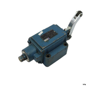 Rexroth R900427189 Directional Control Valve With Roller Lever